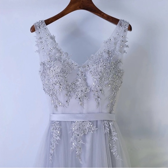 Gorgeous Prom/Wedding/Formal/Graduation Lace Tulle Dress - Picture 4 of 14